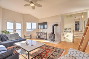Kayaks, Deck and Pond Access Rhode Island Retreat! South Kingstown
